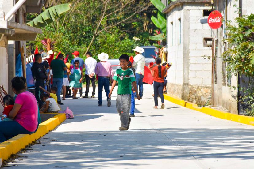 Ayuntamiento llevan obras a los huitziltecos