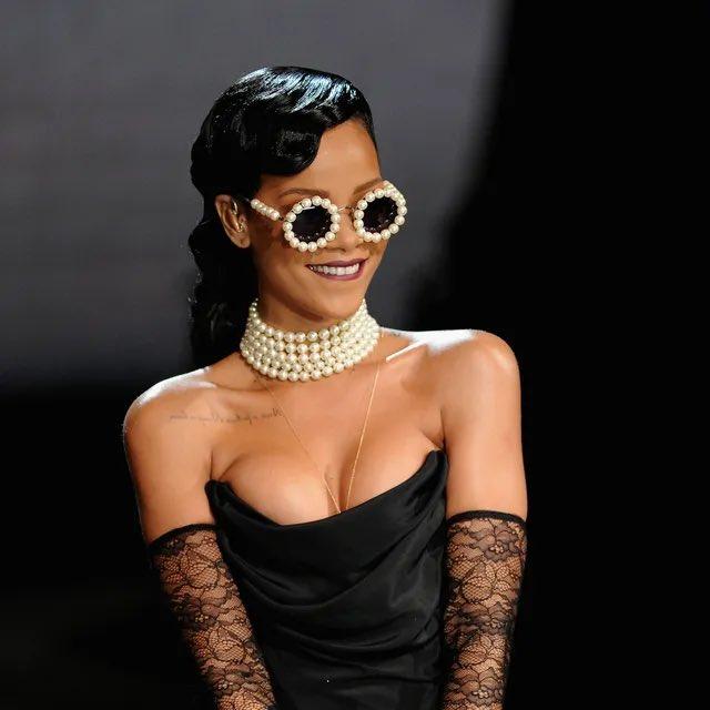 Rihanna, la cantante ya es multimillonaria