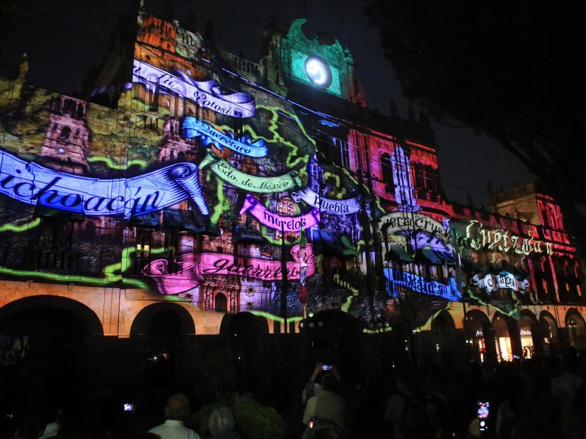 Exhiben videomapping de la Batalla de Puebla en el Palacio Municipal