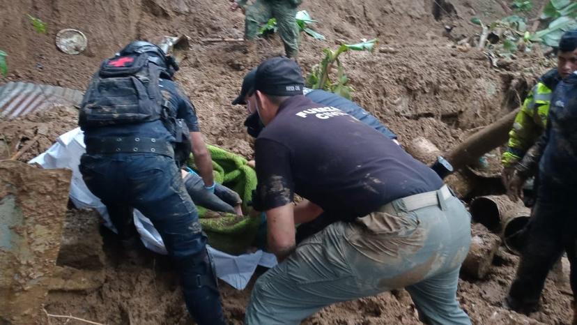 Al paso de Grace en Veracruz mueren 8 personas y desaparecen 3 