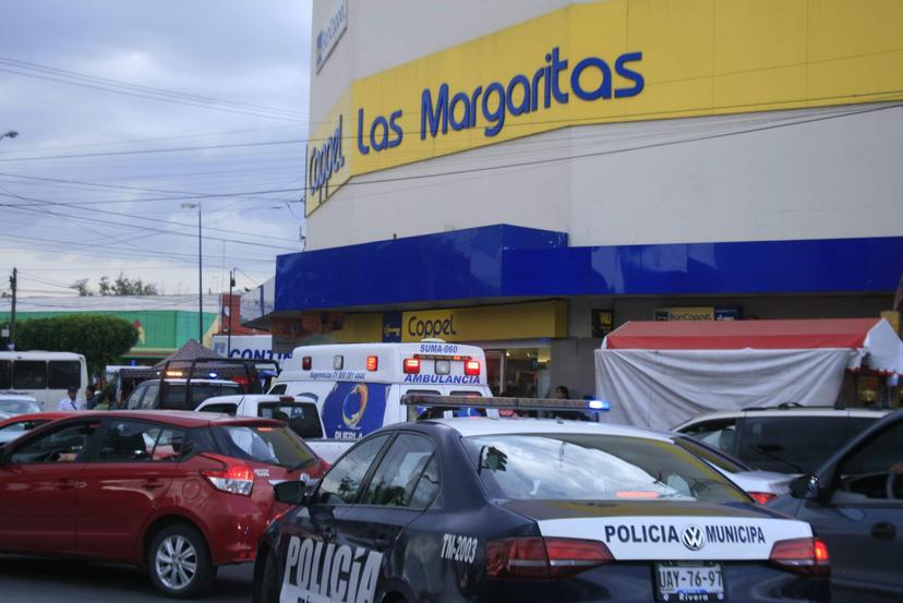 En asalto a Coppel La Margarita, toman rehenes para escapar