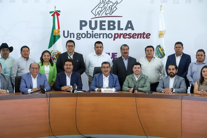 Transición pacífica y colaboración plantea Céspedes a ediles electos