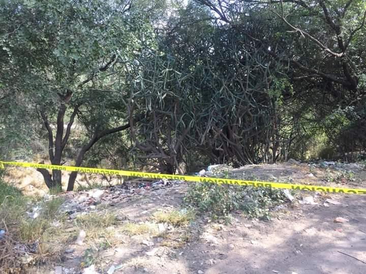 Hallan ejecutado frente a secundaria en Tepanco de López