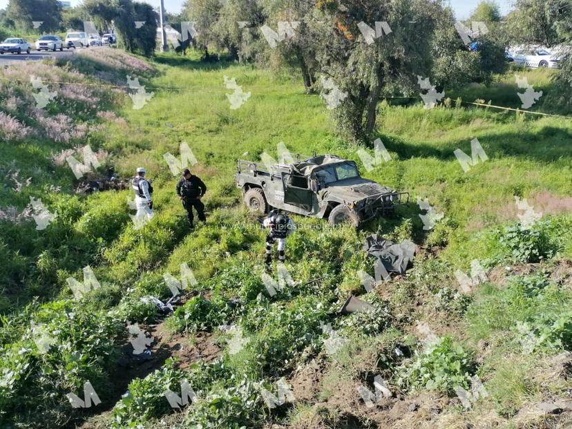 VIDEO Muere militar en volcadura sobre la México-Puebla