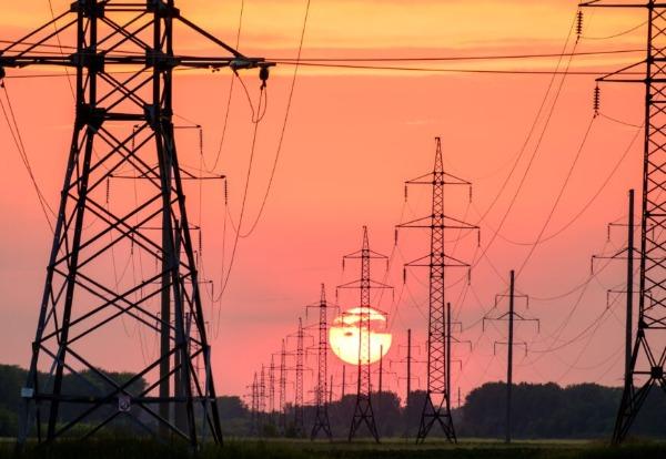 Frena otro juez la ley eléctrica de López Obrador