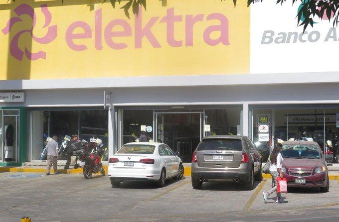 Fingieron ser clientes y robaron Elektra de la colonia Amor en Puebla