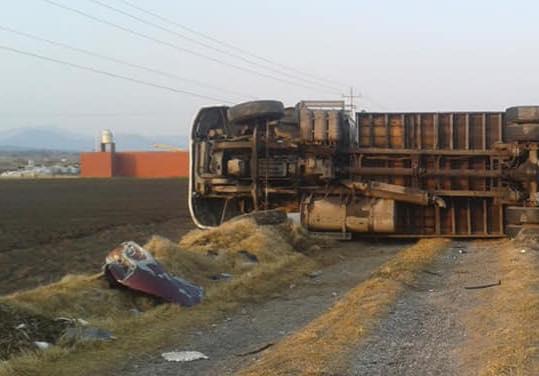 Muere mujer en carretera federal El Seco-Zacatepec