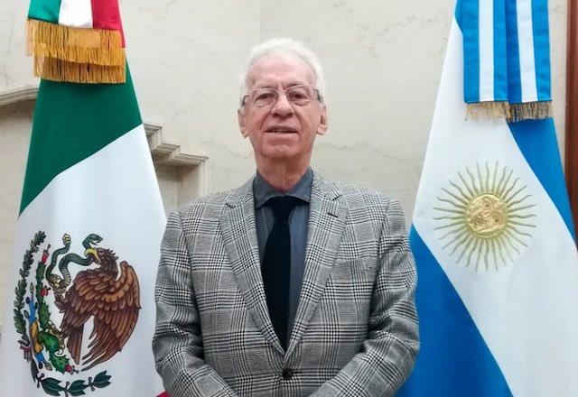 Acusan a embajador de México en Argentina de robar un libro