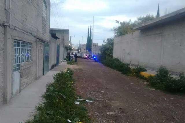 Hallan cadáver embolsado de un hombre en terreno de Tehuacán