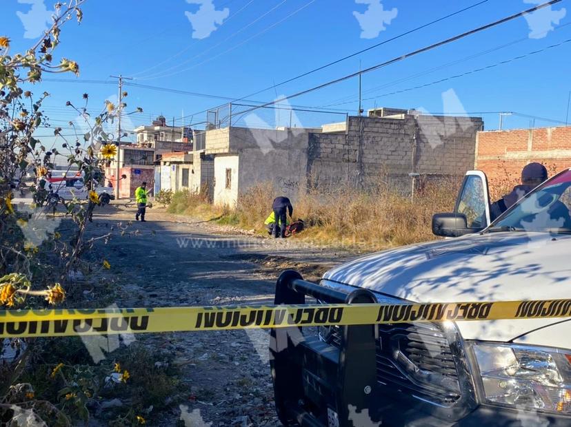 VIDEO Dejan encobijado en lote baldío de San Sebastián de Aparicio en Puebla