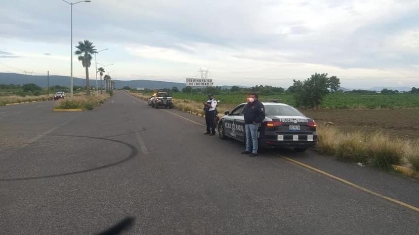 Encuentran encobijado en el bulevar Sur en Atlixco