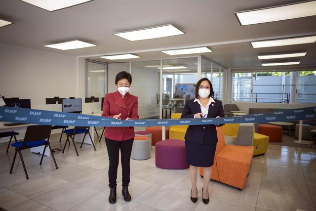 Lilia Cedillo inauguró biblioteca digital en la Facultad de Enfermería