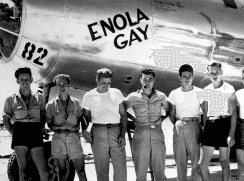 Trump censura imágenes del “Enola Gay” por… ¿tener la palabra “Gay”? 