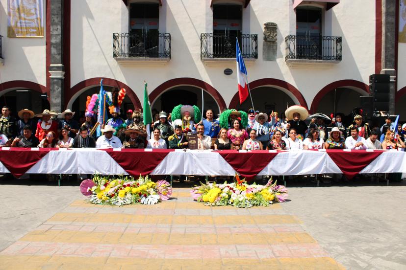 Con la entrega de la plaza de Armas arranca Carnaval de Huejotzingo