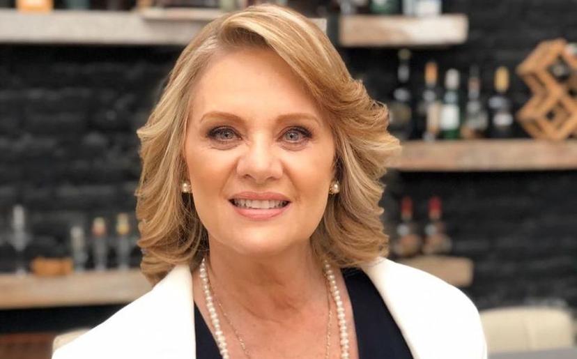 Erika Buenfil se felicita en el Día del Padre