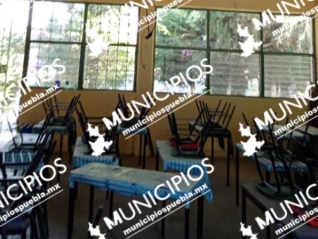 Roban equipo en escuela primaria de Texmelucan