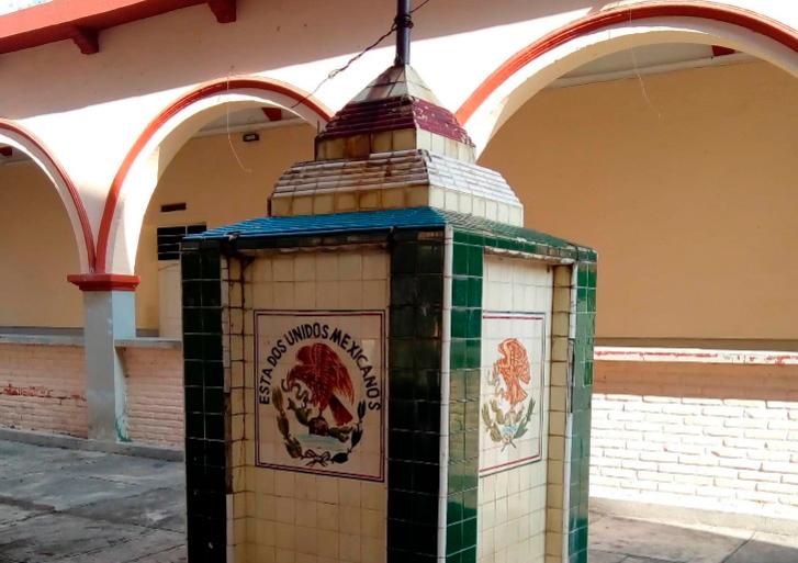 Tras robo primaria de Atlixco extiende el puente