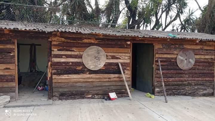 Saquean secundaria en el municipio de Zacatlán 