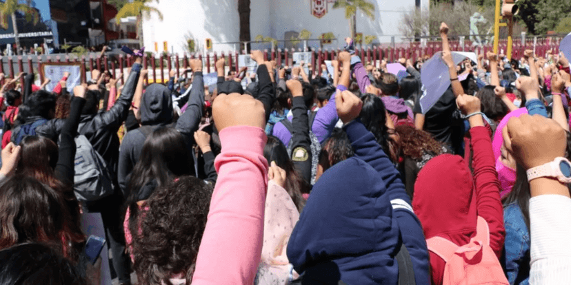 Asesinato de alumno de la UATx provoca manifestación de sus compañeros