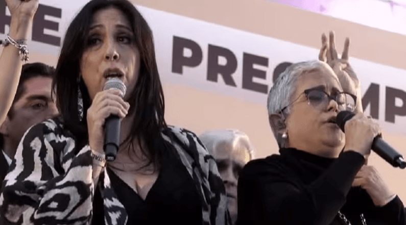 Sonia Anónima, el crítico de TV y el Himno Nacional en el mitin de Claudia