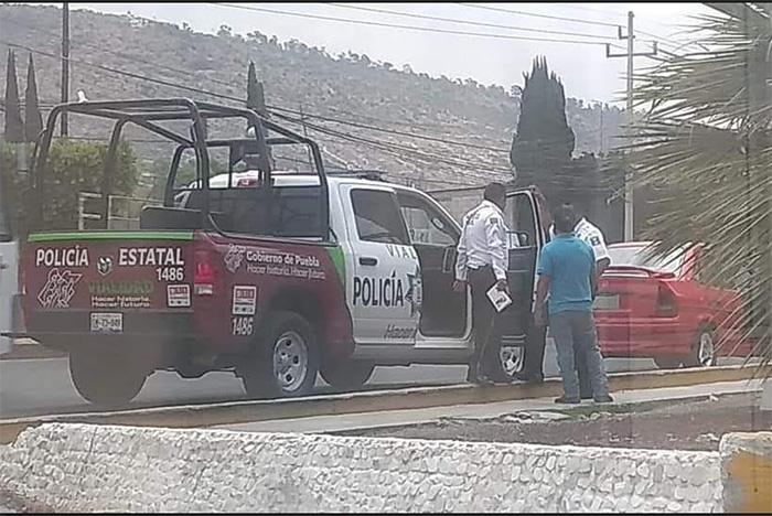 VIDEO Captan extorsión de Seguridad Vial Estatal en Tecamachalco