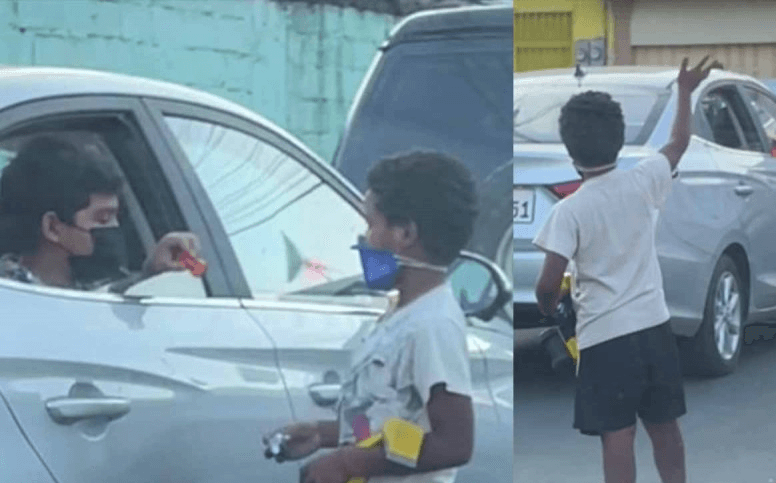 Niño regala juguete a limpiaparabrisas