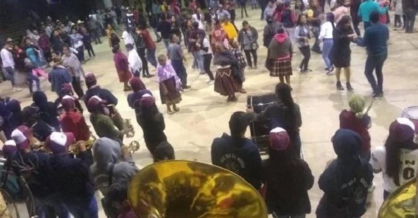 En la Sierra oaxaqueña ignoran cuarentena y celebran fiesta patronal