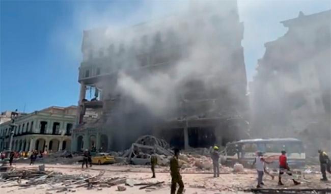 VIDEO Una fuerte explosión en La Habana destruye el Hotel Saratoga