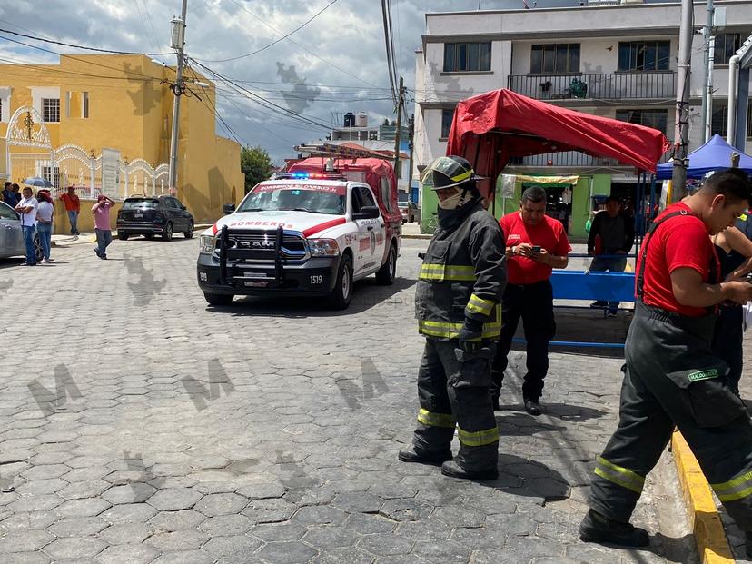 Evacúan bachillerato en San Aparicio por explosión de pirotécnica