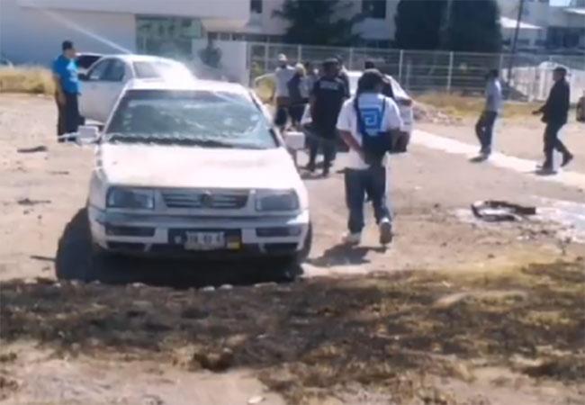 VIDEO Explota moto frente al Cereso de San Miguel en Puebla