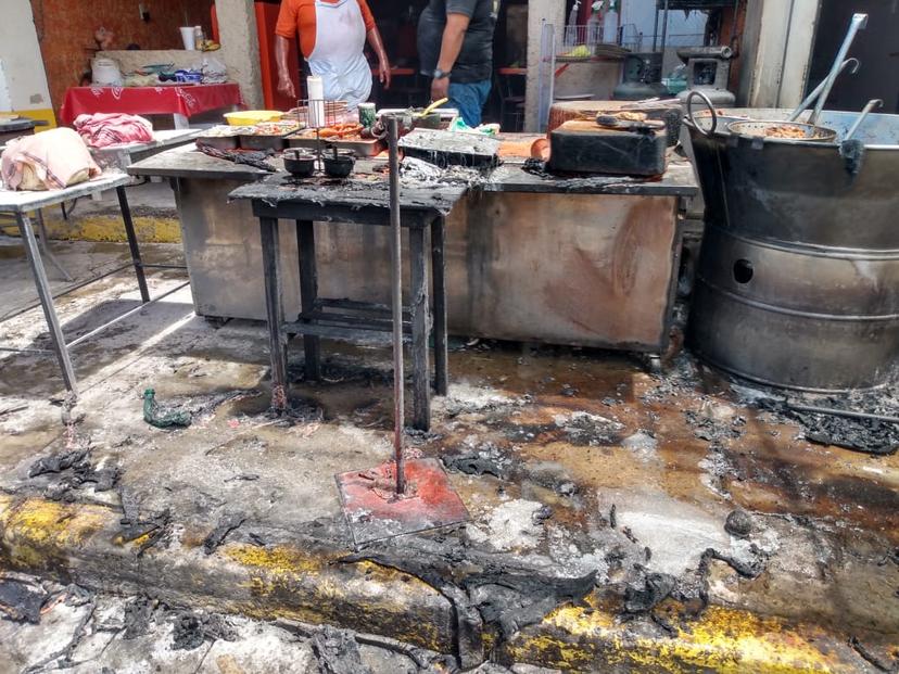 Explota tanque de gas en negocio de comida en El Verde