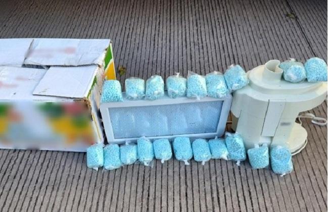 Sacan jugo a extractor y lo llenan de pastillas de fentanilo