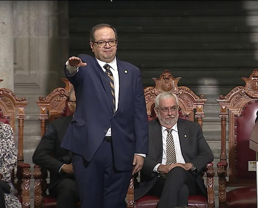 Asume Leonardo Lomelí Vanegas rectoría de la UNAM