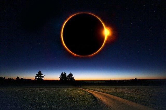 Prepárate para el eclipse de sol y lluvia de estrellas en diciembre