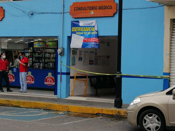 Mujer se desploma y muere en farmacia del doctor Simi en Huauchinango