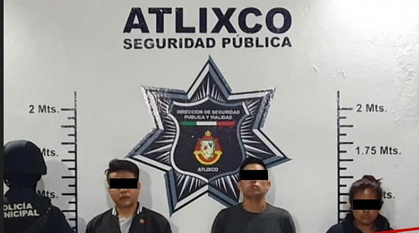 Andaban de farra en Atlixco y los detienen con estupefacientes en su auto