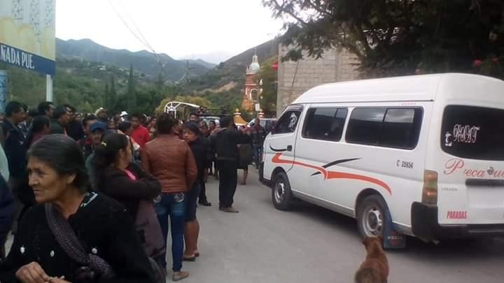 Protestan por alza al pasaje foráneo en la región de Tehuacán