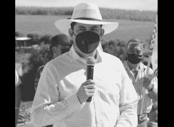 Edil de Tlahuapan pide licencia mientras su hermano busca sucederlo