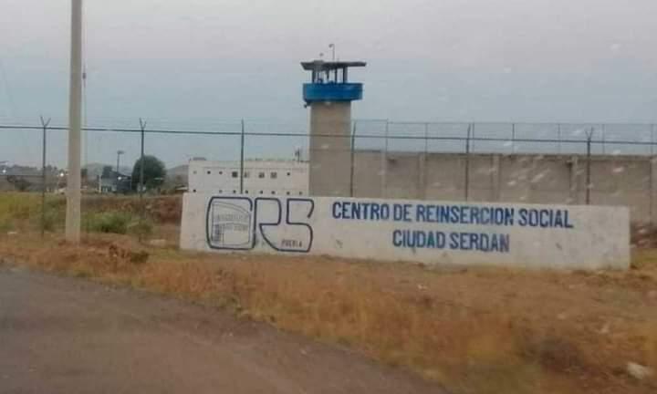 Riña en penal de Ciudad Serdán desata operativo antimotín