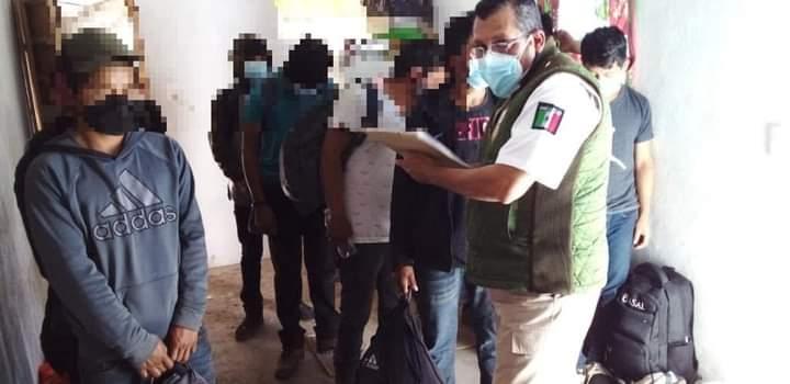 Localizan a 65 migrantes en casa de seguridad de Tepanco de López