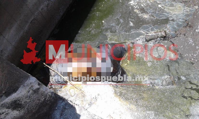 Encuentran cuerpo putrefacto de mujer en canal de Tochtepec