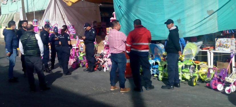 Comerciantes de Texmelucan se disputan espacios para Feria del Juguete