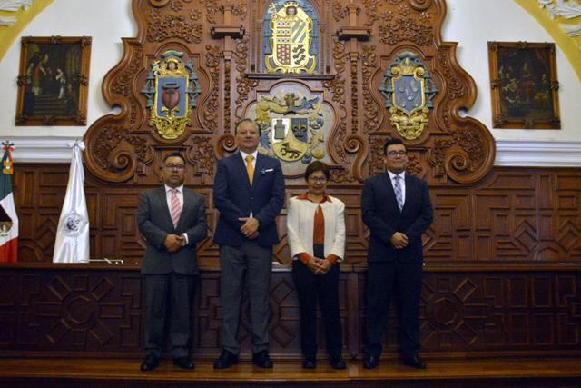 Candidato de Movimiento Ciudadano presenta plan de gobierno ante el Consejo Universitario