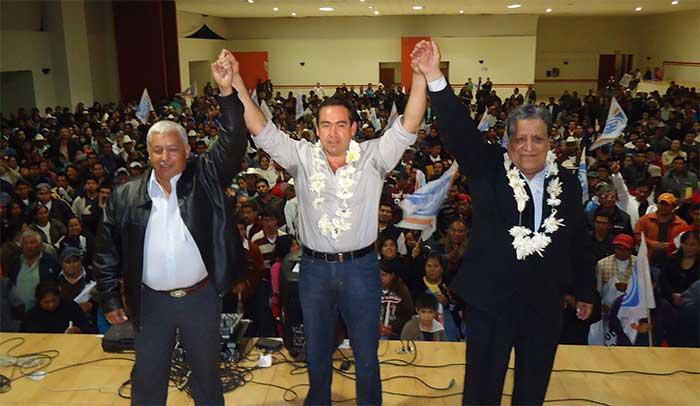 Festeja Puebla Unida triunfo en Zacapoaxtla
