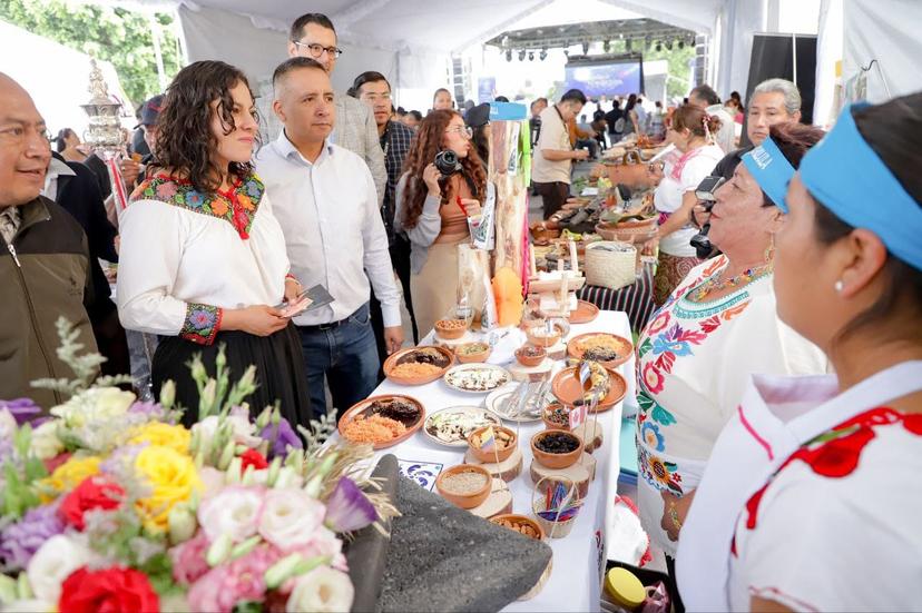 Inaugura Tlatehui con éxito la Feria Cultura y Tradición