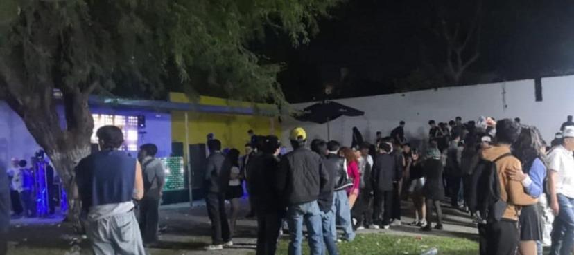 Clausuran en Tehuacán inmueble por fiesta clandestina que se salió de control