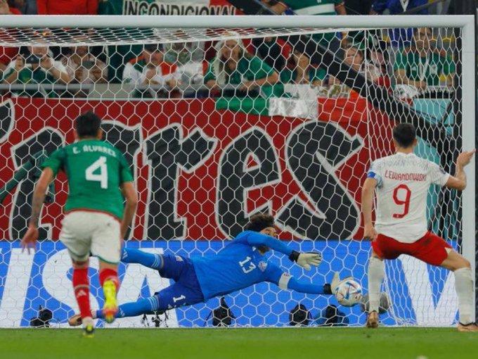 Guillermo Ochoa, en el Top 10 de arqueros con más porterías imbatidas