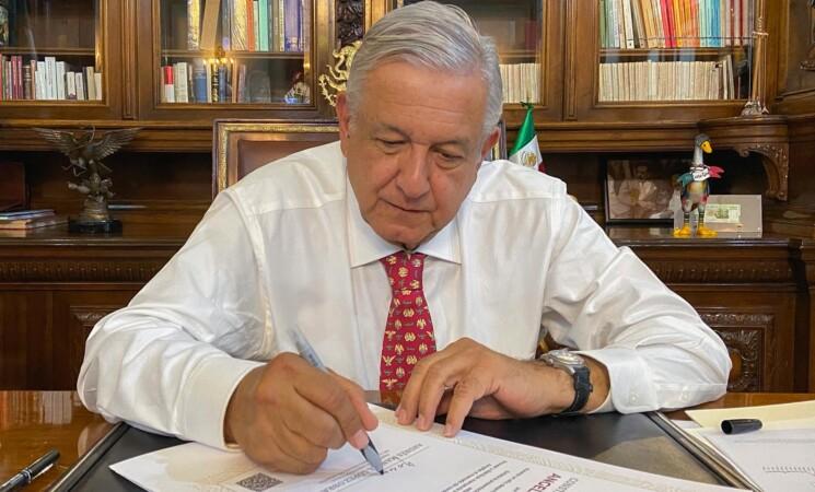 Publica AMLO sentencia del TEPJF en su contra