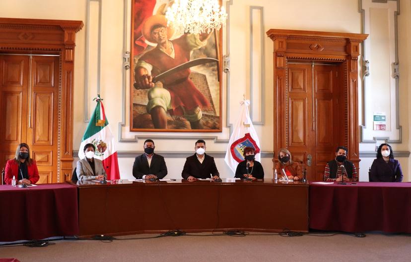 Claudia Rivera pedirá a Congreso de Puebla permita cobro de alumbrado