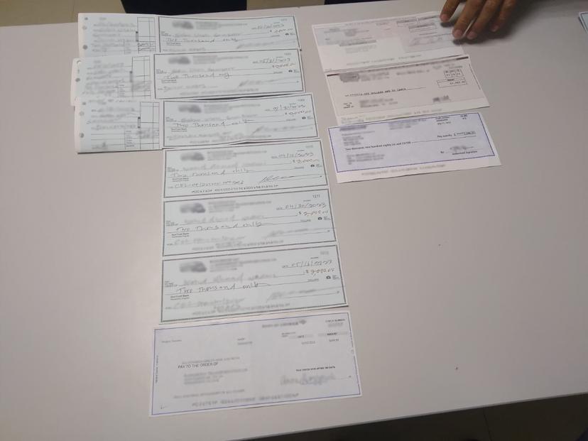 Detienen a extranjero que pretendía ingresar con más de 39 mil dólares en cheques sin declarar